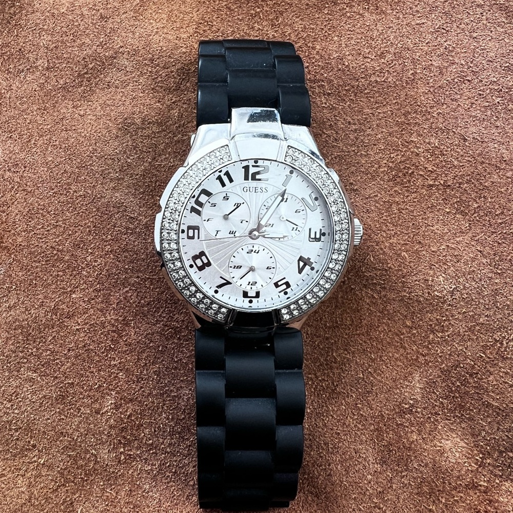 GUESS WATER PRO LADIES WATCH G10582L